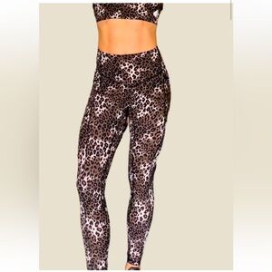 New Conquer Leggings XS